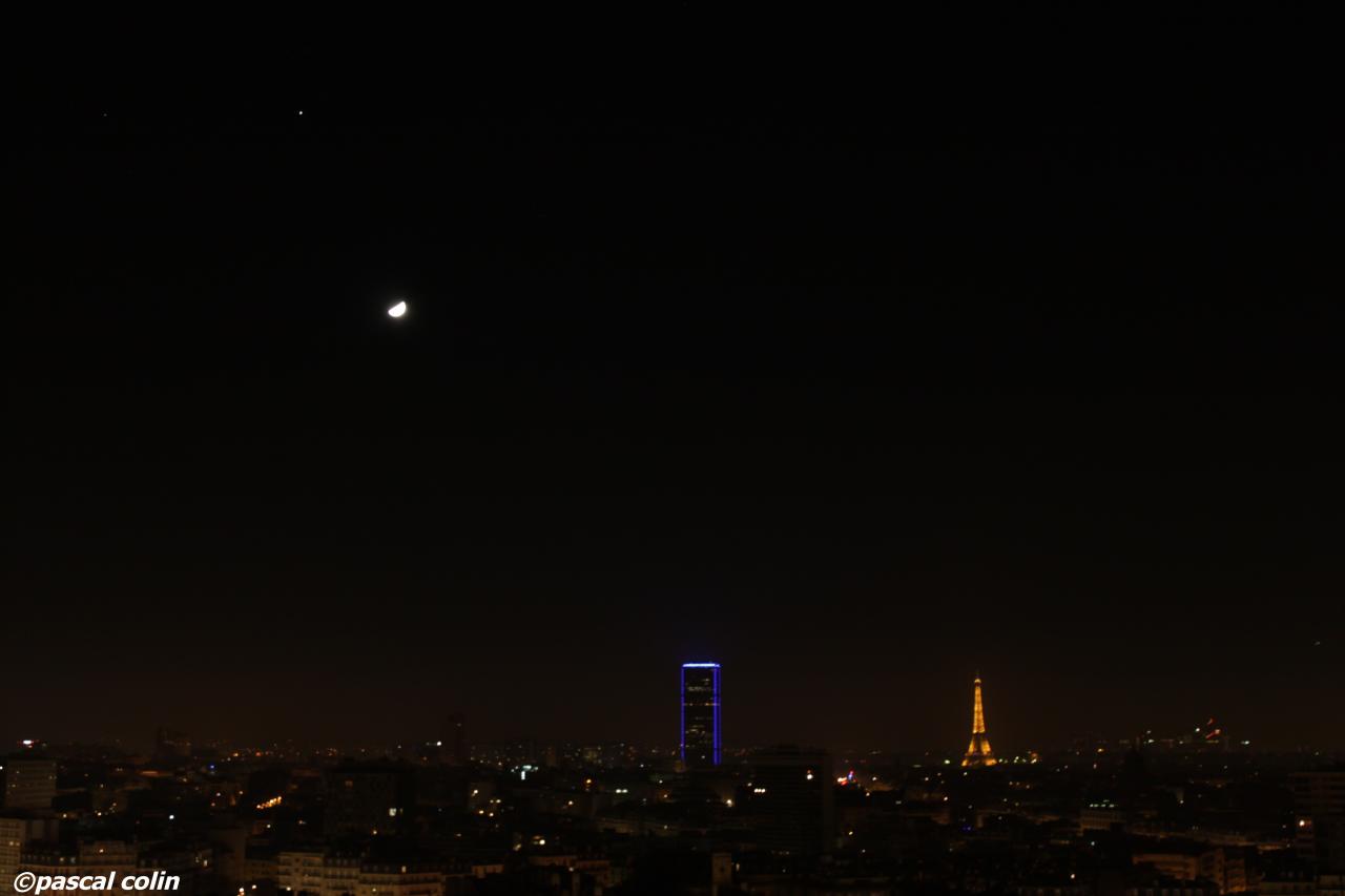 Jupiter  surveille la lune